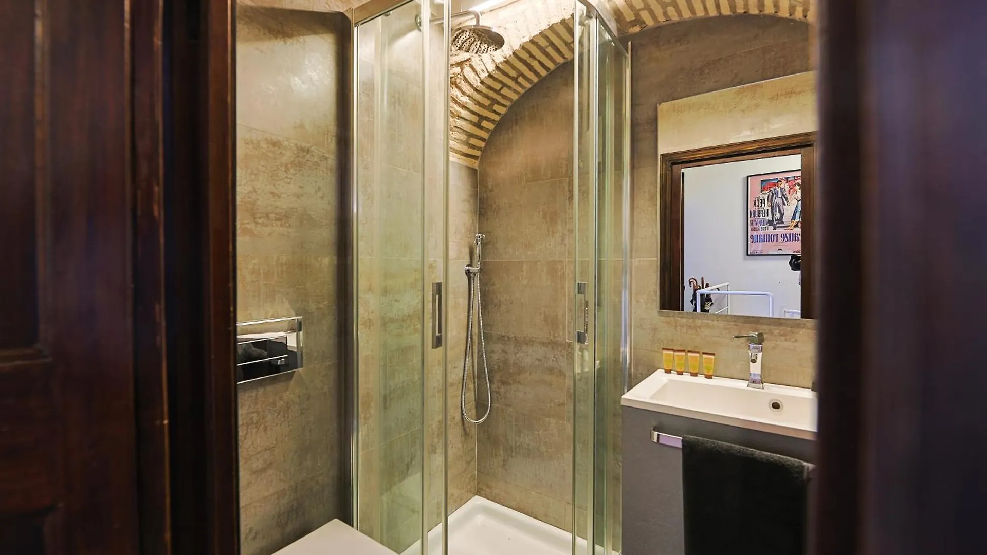 Majorelle Luxury Apartment Rome 0*,  Italy
